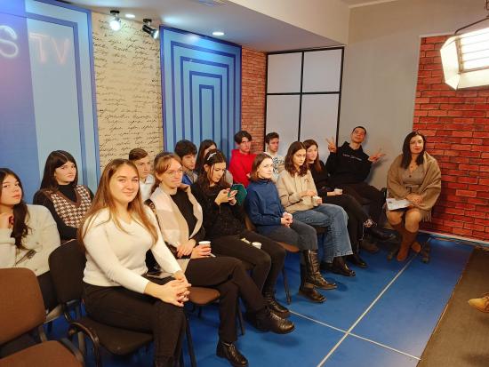 Tinerii promotori ai alfabetizării media și dezvoltării gândirii critice