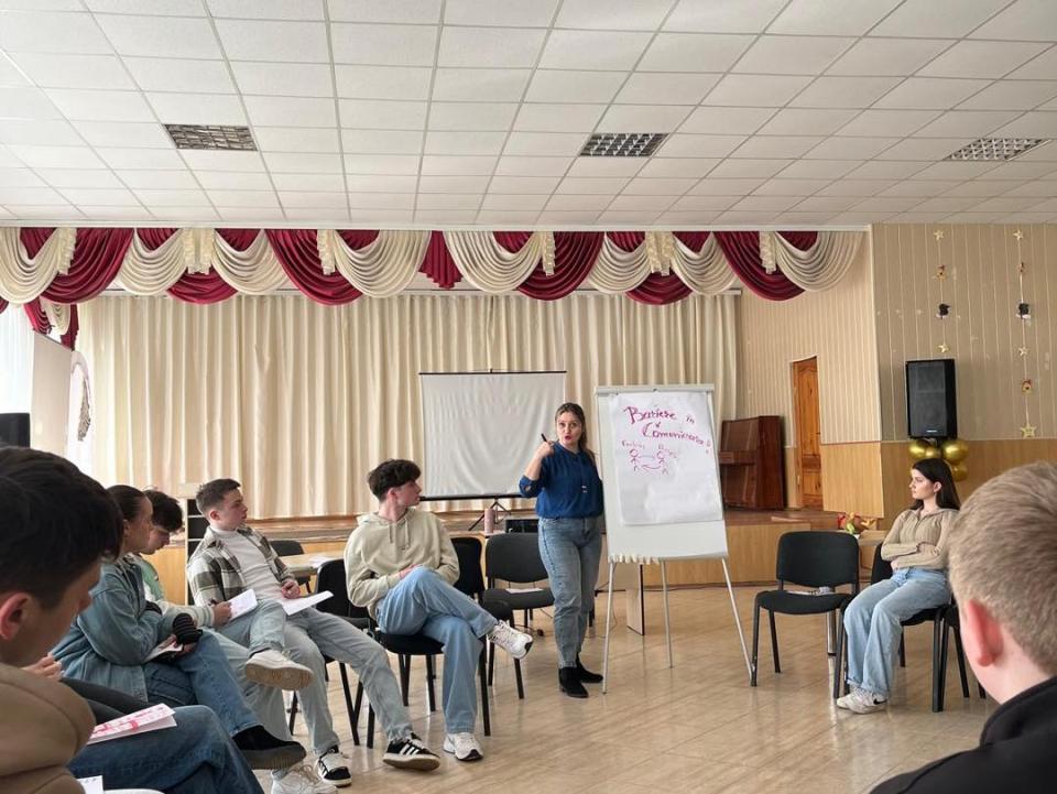 Investim în tineri și în viitorul comunității: echipa Hyperion din Leova își consolidează abilitățile de comunicare și lucru în echipă