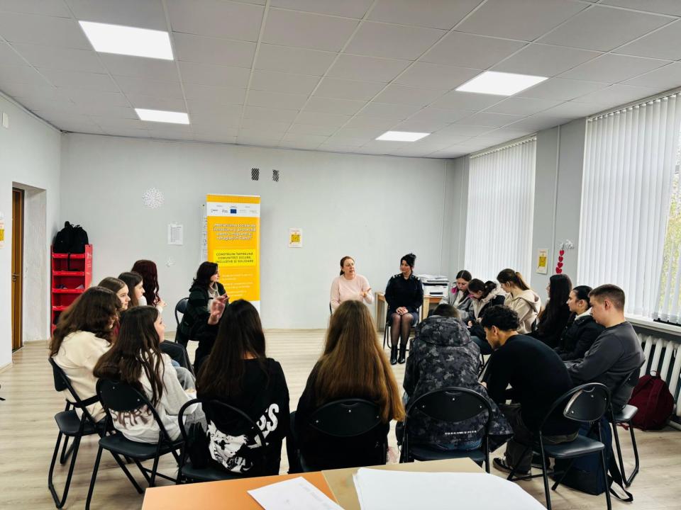 Elevii din Cahul au discutat despre stereotipuri și incluziune într-o activitate interactivă
