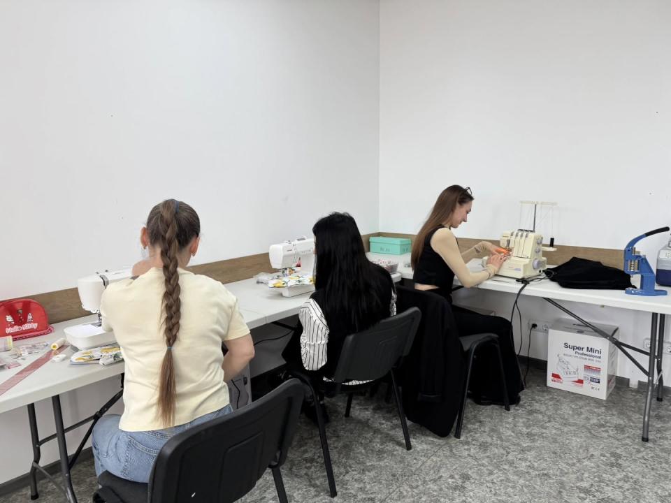 Noi echipamente pentru Sewing Hub: continuăm să susținem inițiativele comunității din Cahul
